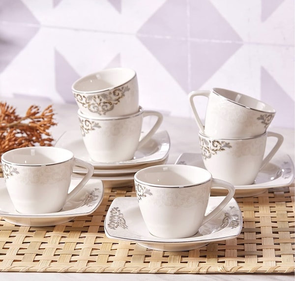 Karaca Nazende 6 Kişilik Kahve Fincanı, her kahve keyfinize zarif bir dokunuş katacak.