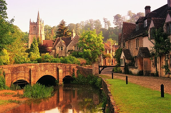 As if trapped in time... As if sprung from postcards...