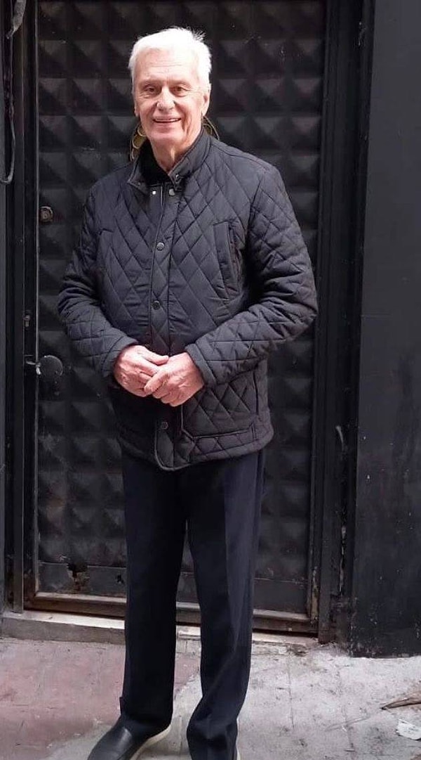 Türk sinemasının unutulmaz isimlerinden Engin Çağlar, 1 Kasım 2025’te İstanbul Şişli’de yolun karşısına geçmeye çalışırken bir motosikletin çarpması sonucu hayatını kaybetmişti.