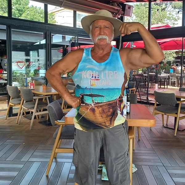 Prof. Şener Üşümezsoy, son zamanlardaki deprem analizleriyle sık sık gündeme geliyordu.