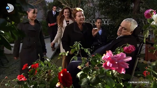 Türk televizyon tarihine ismini altın harflerle yazdıran Yaprak Dökümü'nü yayınlandığı dönem izlemediyseniz de her yıl yeniden yayınlanan tekrarlarına mutlaka denk gelmişsinizdir.