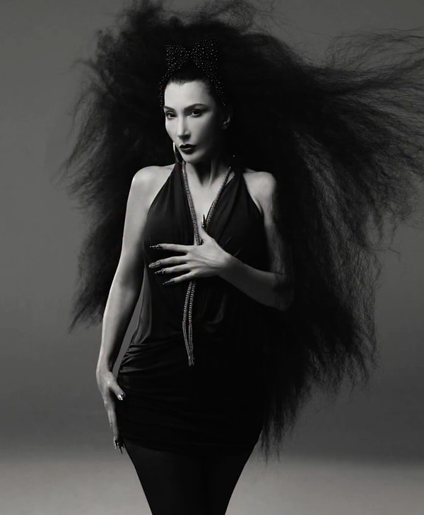 Just a few hours ago, she made yet another appearance with a fresh attempt at a new image!