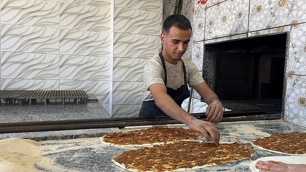 Şanlıurfa’nın Ceylanpınar ilçesinde yaşayan 18 yaşındaki Hamza Ayrılmaz, ehliyet almak isterken hayatının şokunu yaşadı.
