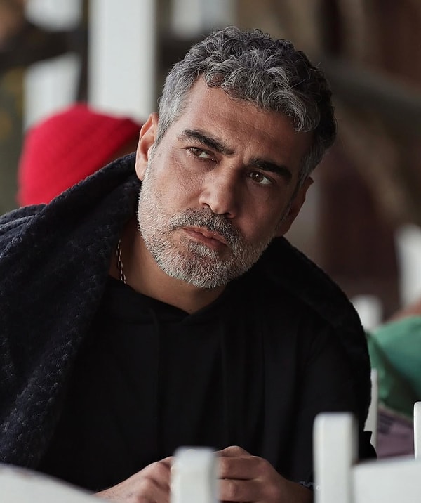 Caner Cindoruk, a beloved actor of Turkish television, is currently continuing his career with the series "I Am Her Mother".