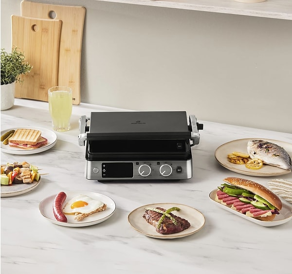 Evinizde hem tost hem ızgara keyfini tek cihazla yaşamak istiyorsanız, Karaca Compact  Izgara ve Tost Makinesi gerçekten dikkat çekici bir seçenek.