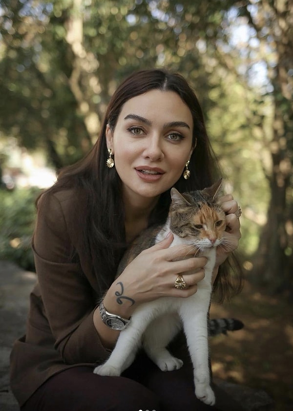 Geçtiğimiz haftalarda ünlülere düzenlenen uyuşturucu operasyonuyla evinden alınan Birce Akalay'ın sonuçları da pozitif çıkmıştı.