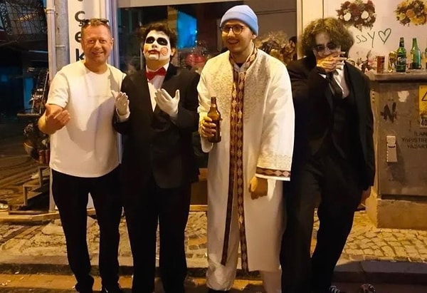 Vampirlerden Hocalardan Oluşan Bir Garip Topluluk