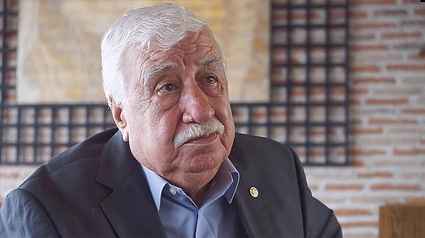 7. Ünlü tiyatrocu Ahmet Gülhan hayatını kaybetti.