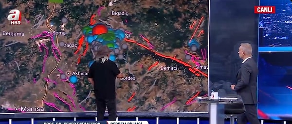 Balıkesir’in Sındırgı ilçesinde 10 Ağustos’tan bu yana yaşanan deprem fırtınası vatandaşları korkutuyor.
