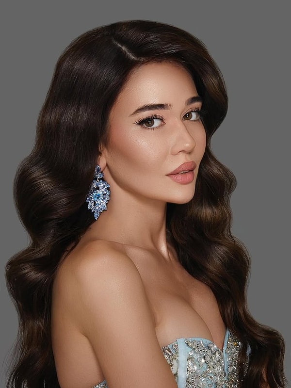 İstanbul’da seçilen Ceren Arslan, 21 Kasım 2025’te Tayland’da düzenlenecek Miss Universe sahnesinde Türkiye adına yarışacak.