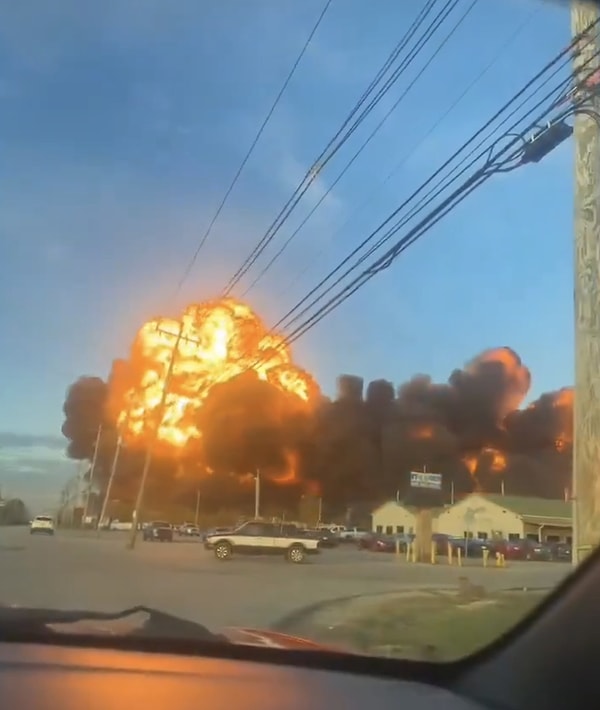 Ünlü kargo firmasının uçağı ABD'de düştü.