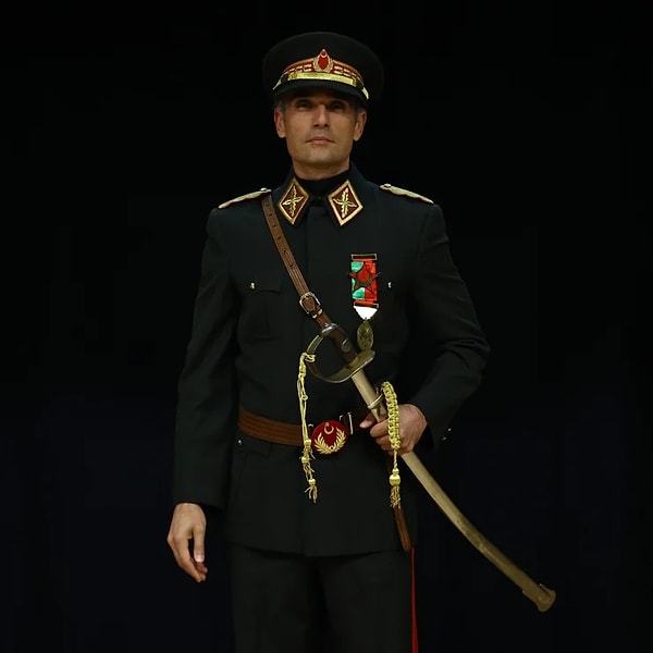 Çeşitli kaynaklardan yararlanılarak dönem kıyafetlerinin özenli replikaları hazırlandı.