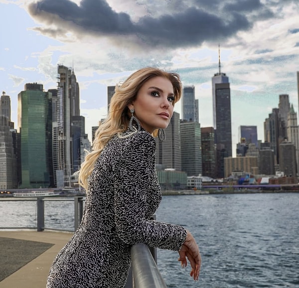 Ünlü şarkıcı Gülben Ergen, Amerika turnesini tamamladıktan sonra yaptığı paylaşım ile yine gündemin merkezine oturdu.