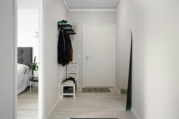 1. Kar beyazı gibi görünen mobilyalar...