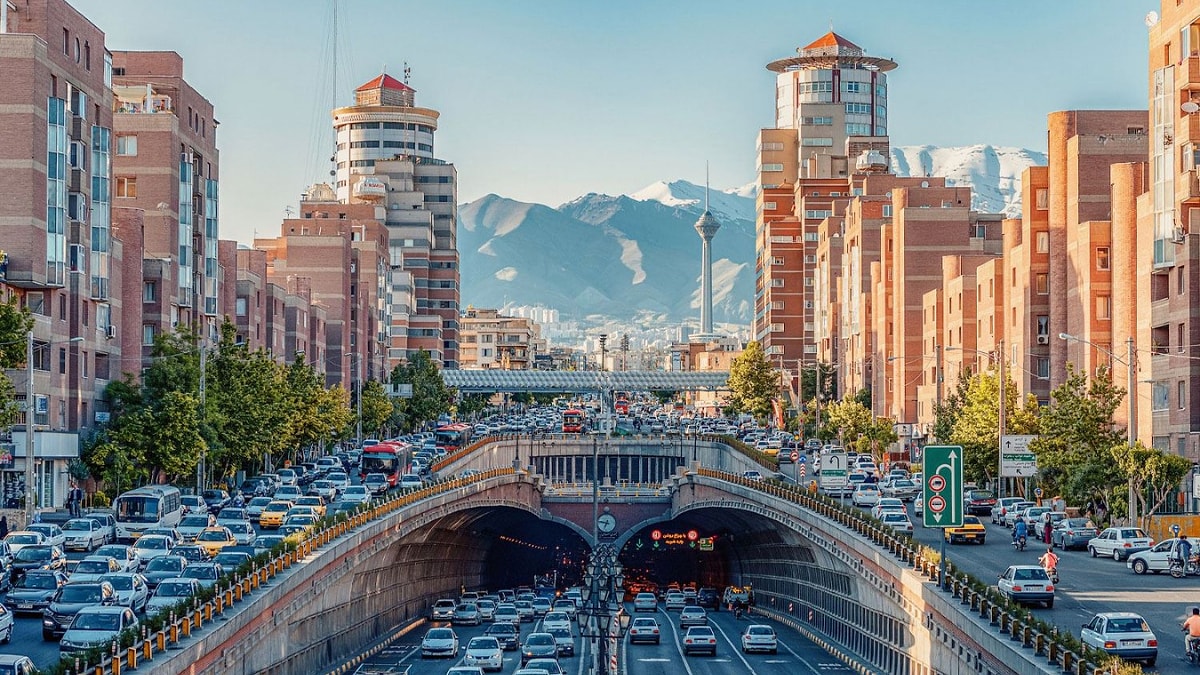 İran&apos;da Susuzluk Biraz Daha Artarsa Başkent Tahran&apos;ı Boşaltacaklar