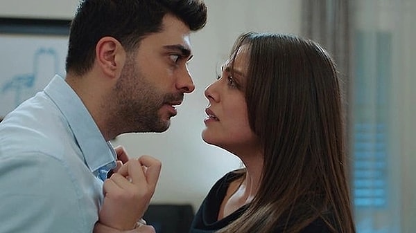 Show TV'nin sevilen dizisi Kızılcık Şerbeti'nin Doğa'sı Sıla Türkoğlu, diziden kendi isteğiyle ayrıldı.