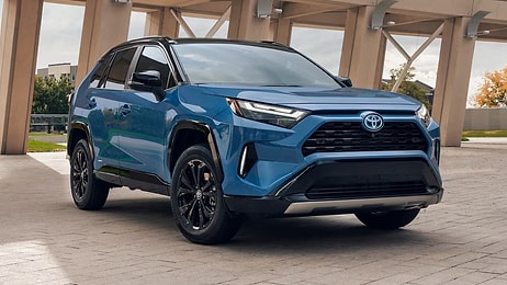 Kasım 2025 Toyota Fiyat Listesi! İşte Toyota Corolla, Yaris Cross, Camry, CH-R, RAV4 ve Hilux Güncel Fiyatları