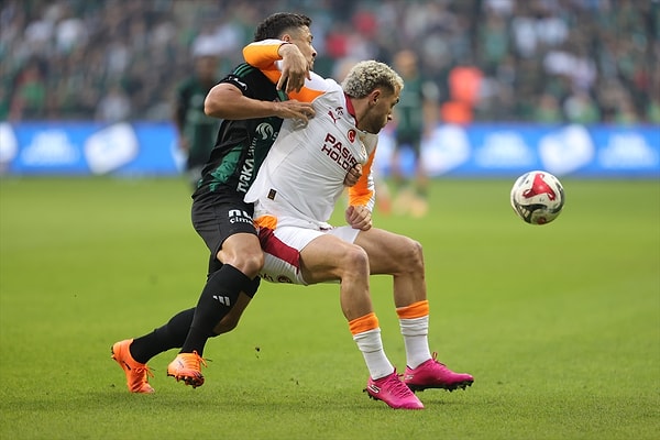 Galatasaray, Avrupa sonrası iki değişiklikle maça başladı.