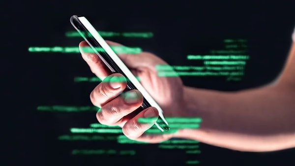 Siber güvenlik dünyası, Samsung Galaxy cihazlarını hedef alan yeni bir casus yazılımla sarsıldı.