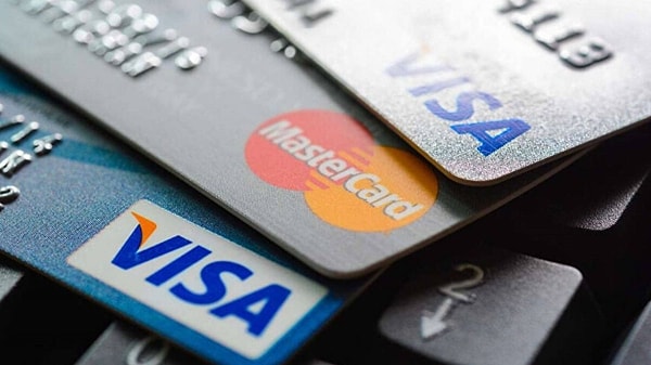 Kredi kartı kullanımında yeni dönem başladı: Artık gece yapılacak nakit avans işlemlerinde kimlik onayı gerekecek.