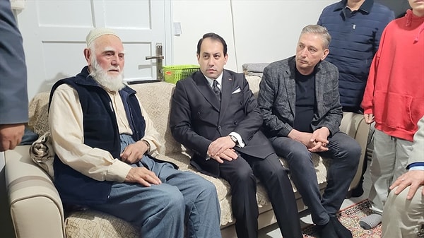 Şehidin anne ve babasının, Kayseri'de yaşayan şehidin hamile eşinin yanında oldukları öğrenildi.