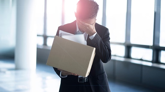 İşte Taktığı Akıllı Saati Başını Yaktı: Hastayken Dışarı Çıktığı İçin İşten Atıldı!