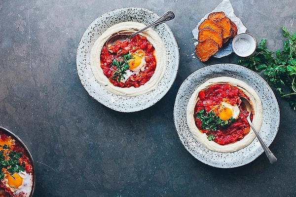 2. Kavrulmuş Pancarlı Humus ve Kabak Dolma Graten