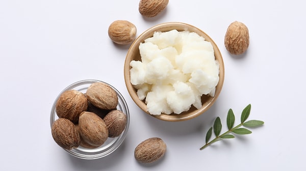 İlk olarak, shea yağı ile başlayalım.