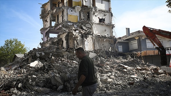 Sındırgı’daki hareketliliğin bölgedeki diğer fayları tetikleyip tetiklemeyeceği merak konusu.