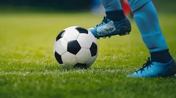 Türk futbolunda bahis skandalı sonrası hakemlerin ardından futbolcular da ceza almaya başladı.