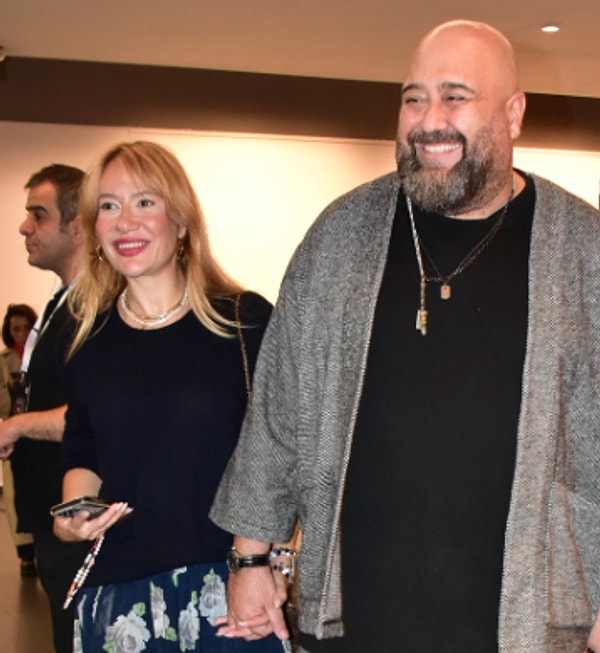 Somer Sivrioğlu, who parted ways with Tilbe Uslu, has been spotted with his new girlfriend, Talya Didem Belen. Sivrioğlu revealed that he first encountered his new love interest over a meal.