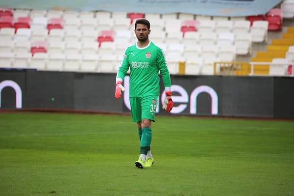 5 isime 12 ay ceza...