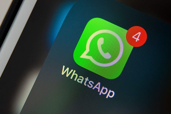 Dünyanın en popüler çevrimiçi mesajlaşma uygulaması WhatsApp, yarın itibarıyla birçok eski tarihli akıllı telefona güncelleme desteği vermeyi durduracak.