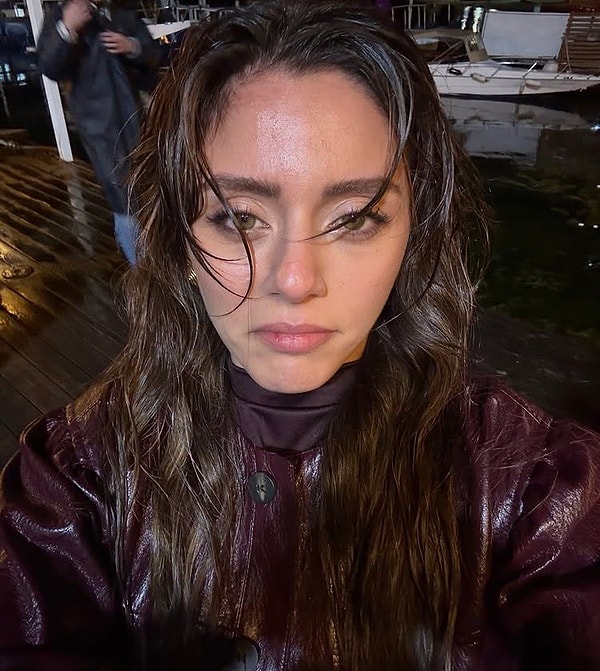 Kızılcık Şerbeti'nde tam 4 sezondur Doğa karakterine hayat veren Sıla Türkoğlu, bu akşam (14 Kasım) diziye ölerek veda etti.