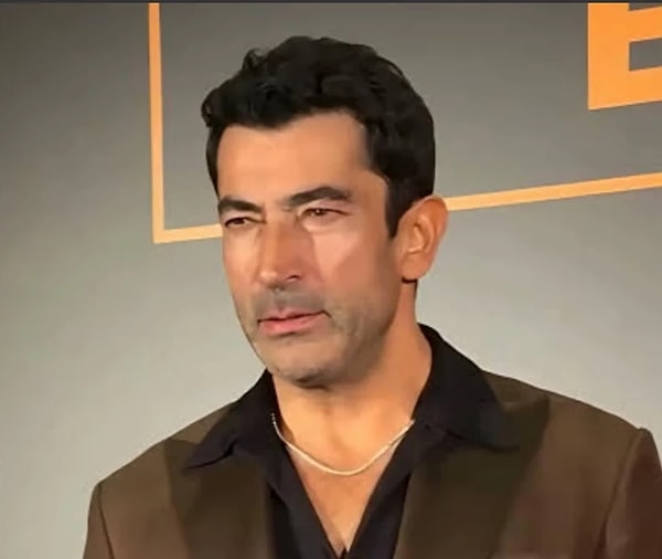 Kenan İmirzalıoğlu, 7 yıl sonra iddialı bir projeyle ekrana dönmeye hazırlanırken, katıldığı ödül töreninde yüzündeki değişiklik göze batmış ve estetik tartışmasına yakalanmıştı.