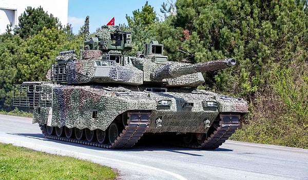 Tank ve savaş uçaklarının yer alacağı genişlikte tüneller!