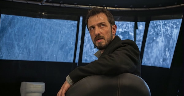 Gelelim Emrah Altıntoprak'ın ayrılık nedenine...