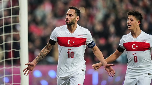 TFF, İspanya maçı öncesi Hakan Çalhanoğlu'nun aday kadrodan çıkarıldığını duyurdu.