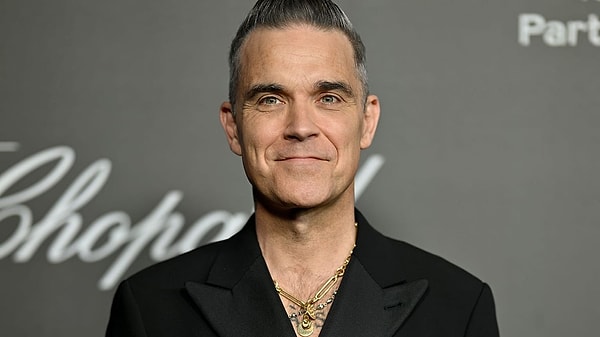 51 yaşındaki ünlü İngiliz şarkıcı Robbie Williams, bu kez herkesi neşelendiren bir gelişmeden çok uzak açıklamalar yaptı.