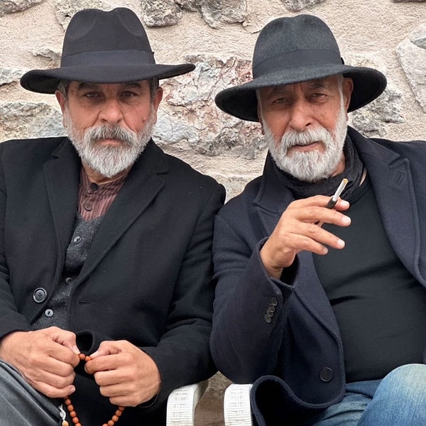 Kurtlar Vadisi’nin efsane ikilisi Abuzer Kömürcü ile oğlu Erdal Kömürcü, yıllar sonra yeniden buluştu.