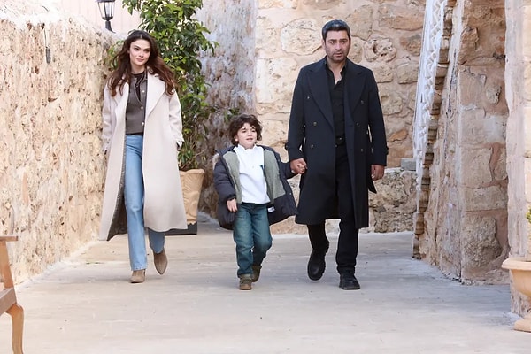 Uzak Şehir ve Taşacak Bu Deniz'in rekabeti üst seviyeye taşındı.