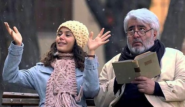 Beren Saat, son olarak 2013 yılında görme engelli bir karakteri canlandırdığı Benim Dünyam filmiyle sinemada yer almıştı.