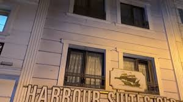 Gözaltındaki ilaçlama şirketinin sahibi Zeki K., otelin kendilerine internet üzerinden ulaştığını söyledi.