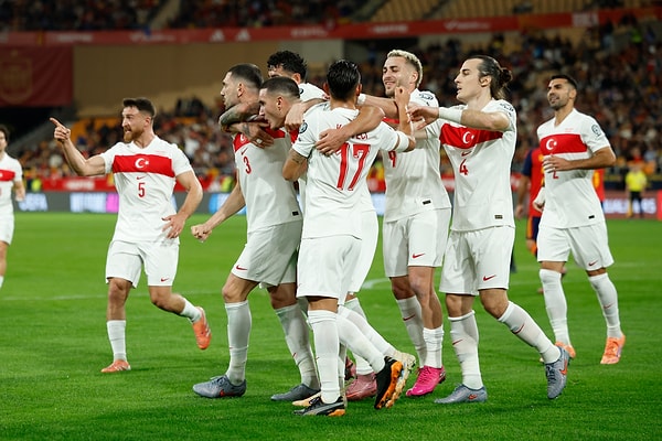 Son maçında İspanya ile deplasmanda 2-2 berabere kalan Türkiye play-off’larda yer alacak.