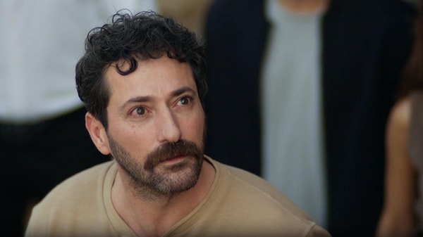 Uzak Şehir'de Boran karakteri sonunda komadan uyandı.