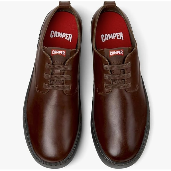 Camper Erkek Peu, zarif ve sade çizgisiyle hem günlük kullanımda hem de şık kombinlerde favoriniz olabilecek bir ayakkabı.