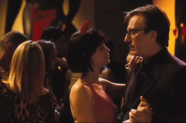 Çözülemeyen tartışmalar, iletişim kopukluğu ve duygusal uzaklık aldatmayı tetikleyen önemli faktörlerden biri.