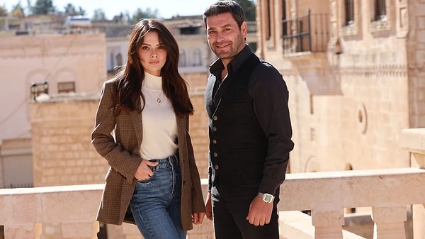 Alya’ya hayat veren Sinem Ünsal ve Cihan’a hayat veren Ozan Akbaba dizi partnerleri arasında en çok yakıştırılanlardan.