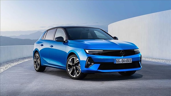 Opel'de 12 aylık vadeler var.