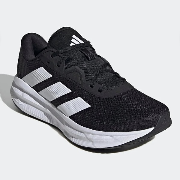 Kasım fırsatlarında adidas stokları yenilendi, üstelik tüm indirimlere ek sepette net %20 indirim!